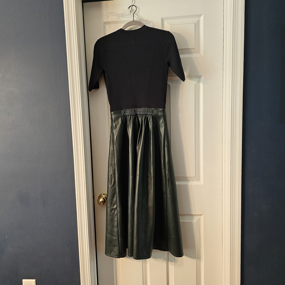 Studio Black Ribbed Top - Picture 7 of 10